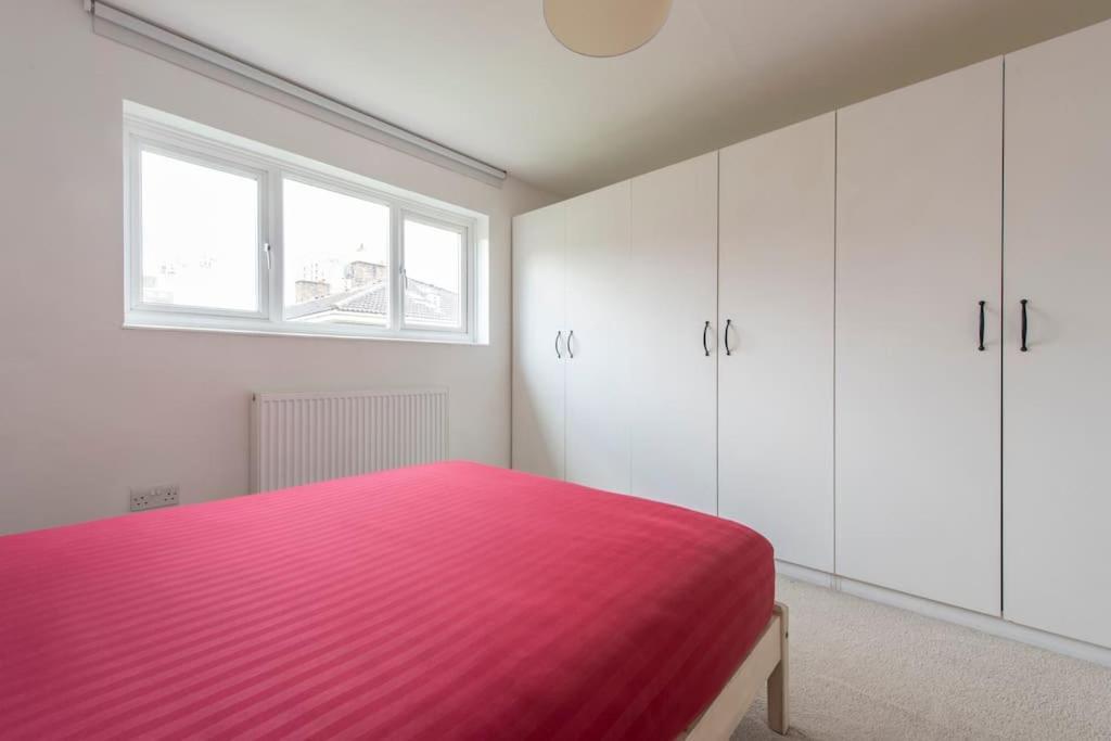Lovely 2-Bed 15 Minutes To Central Лондон Экстерьер фото
