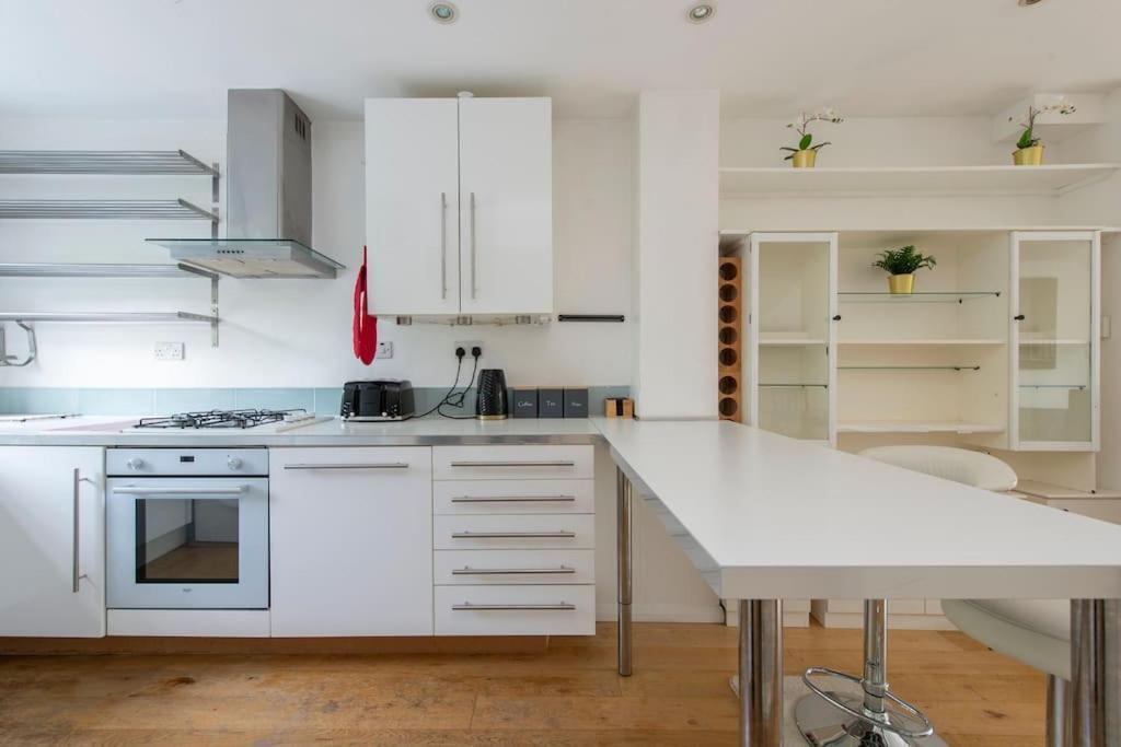 Lovely 2-Bed 15 Minutes To Central Лондон Экстерьер фото